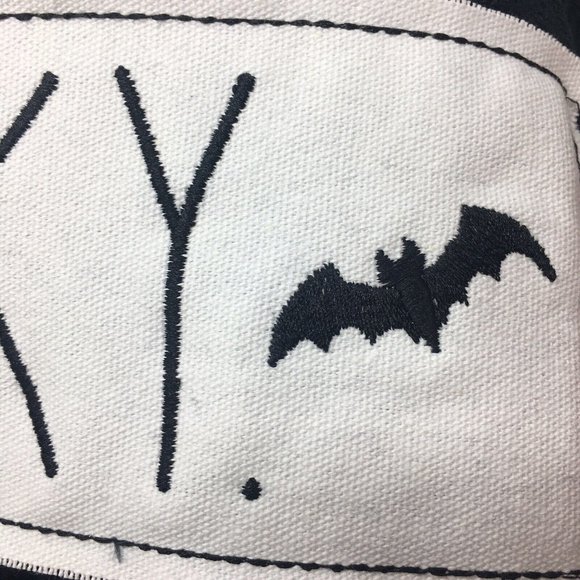 Rae Dunn Halloween SPOOKY Bat Black Fleece Throw Blanket Patch 50x70 NEW 2021 - Picture 4 of 6